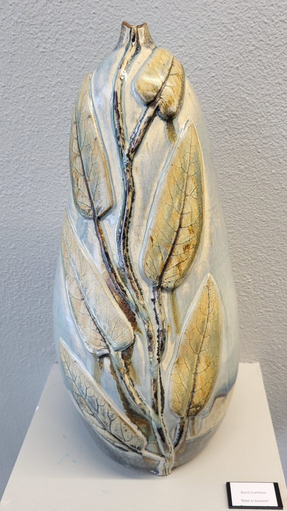 alder in autumn 988kb 1449x2576px 9 16